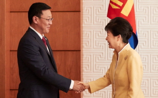 President Park pushes strong economic partnership between Korea, Mongolia