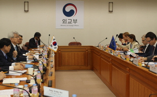 Korea, EU discuss partnerships in crisis management, science, IT
