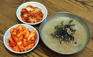 Gangwon-do delicacy: potato ongsimi from Gangneung