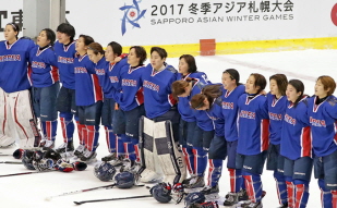 Korean women\`s hockey team defeats China