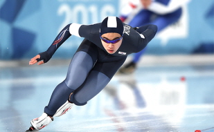Speed skaters jostle for pole position in 2018