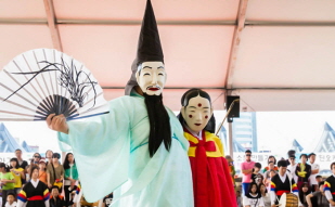 Gangneung Danoje Festival, Where A Spirit of Unity Pervades